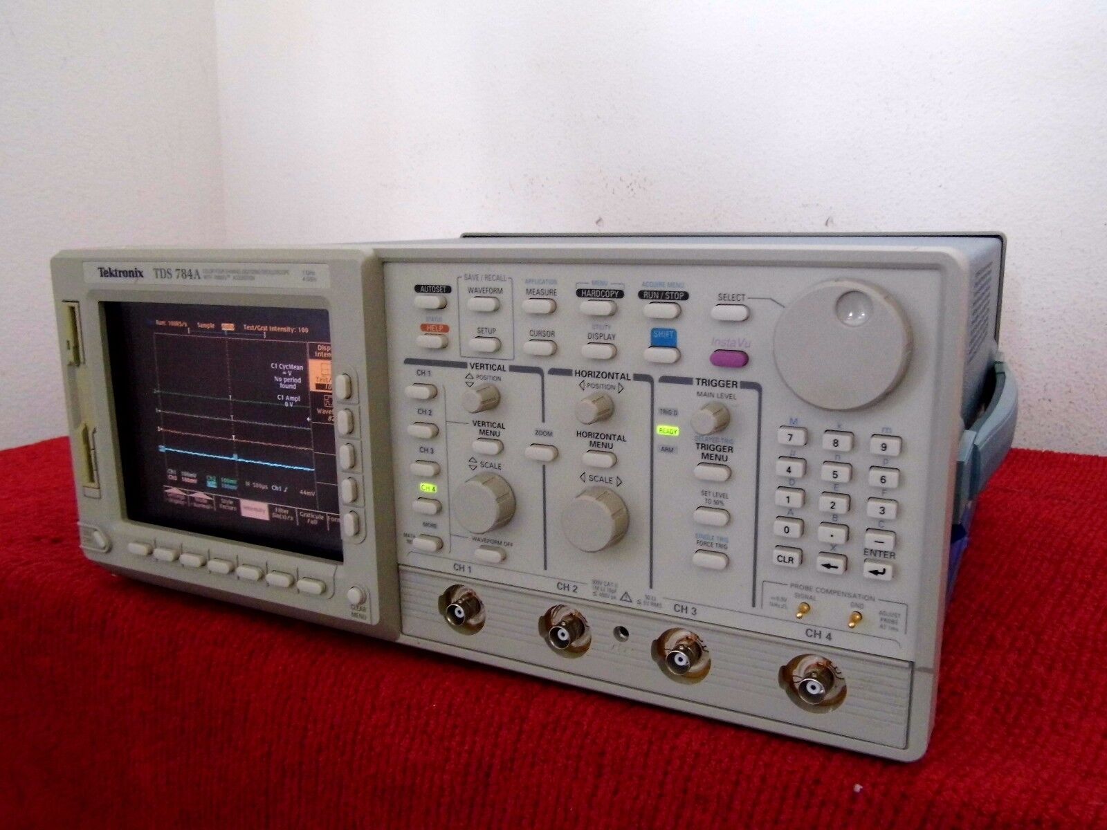 Tektronix TDS784A DPO Oscilloscope 1GHz, 4GS/s Tektronix TDS784A DPO Oscilloscope 1GHz, 4GS/s